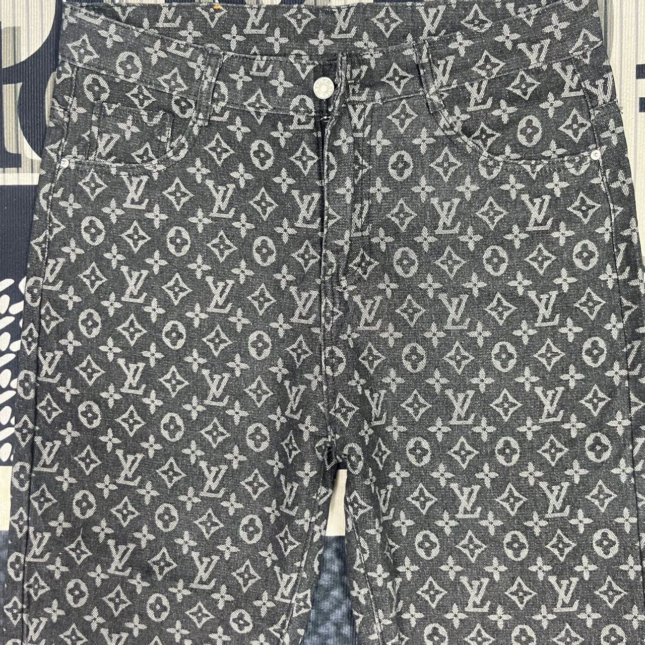  Louis Vuitton Monogram Denim Jeans -4