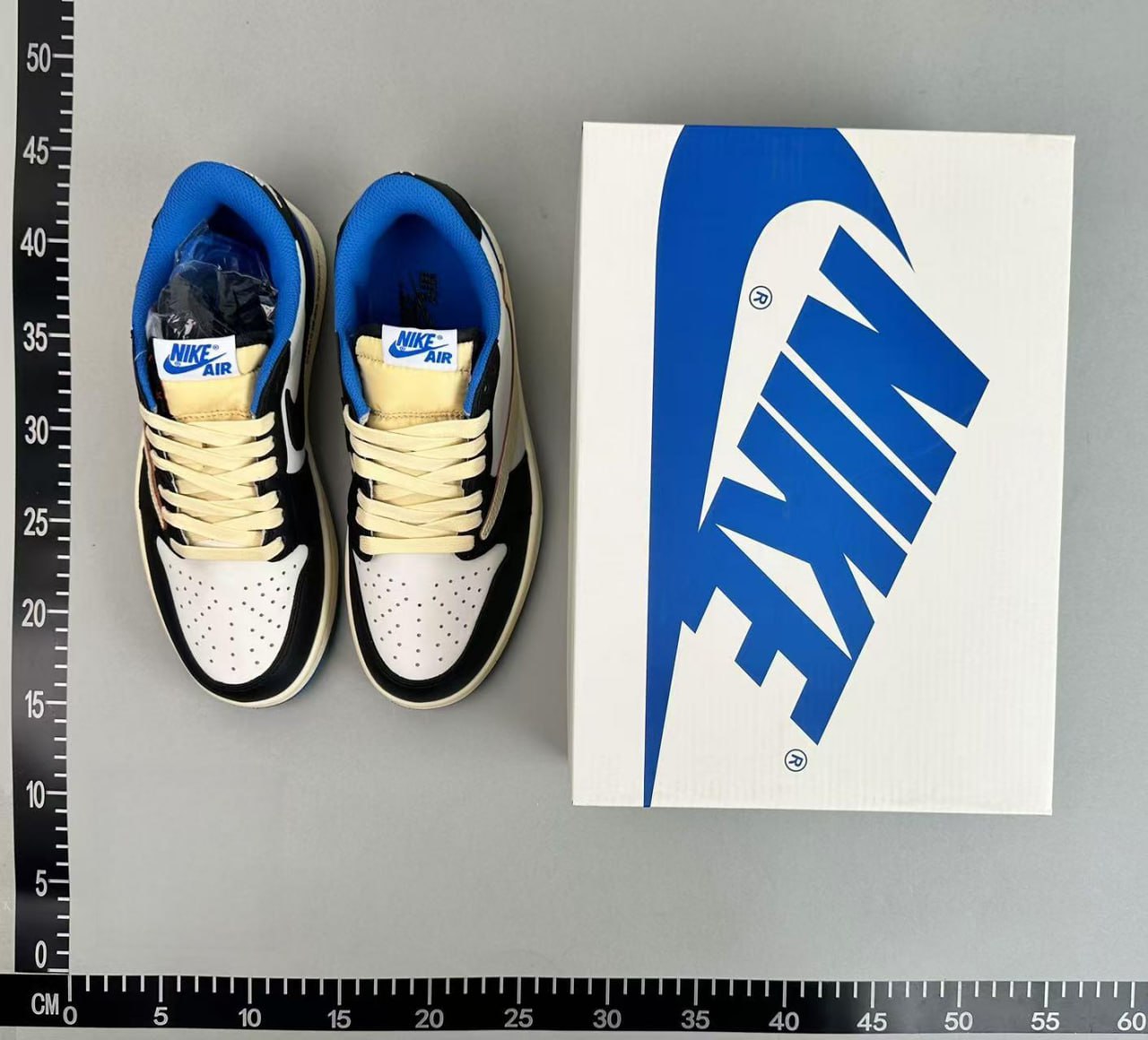  Jordan 1 Low x Travis Scott -2