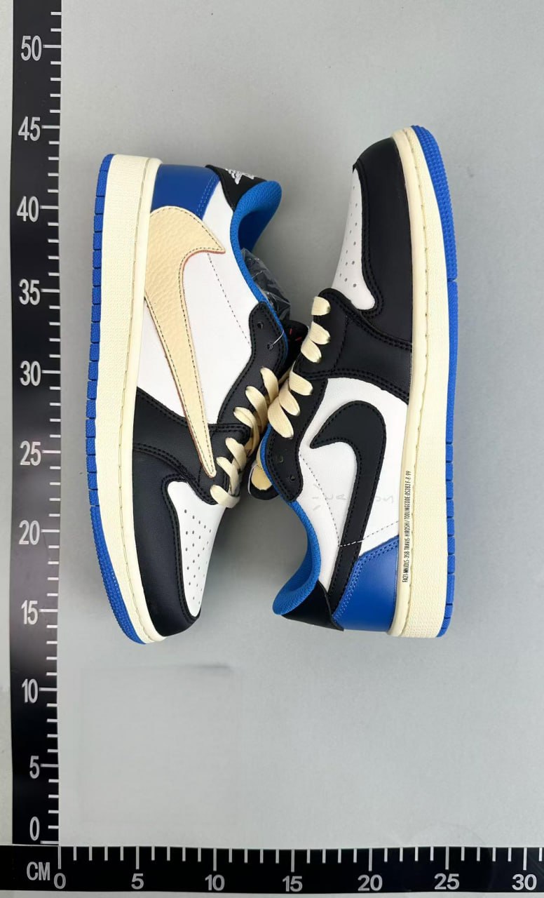  Jordan 1 Low x Travis Scott -3