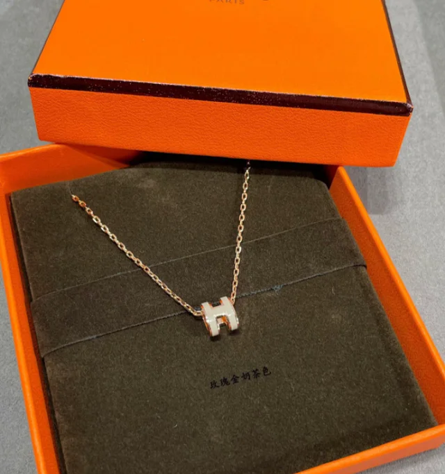  Hermes necklace -2