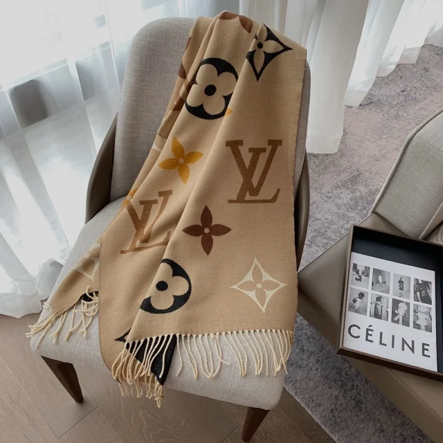 LV scarf -4