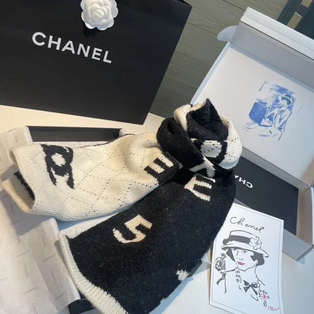 Chanel scarf -4