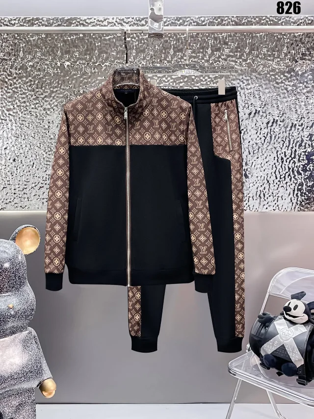  LV suit