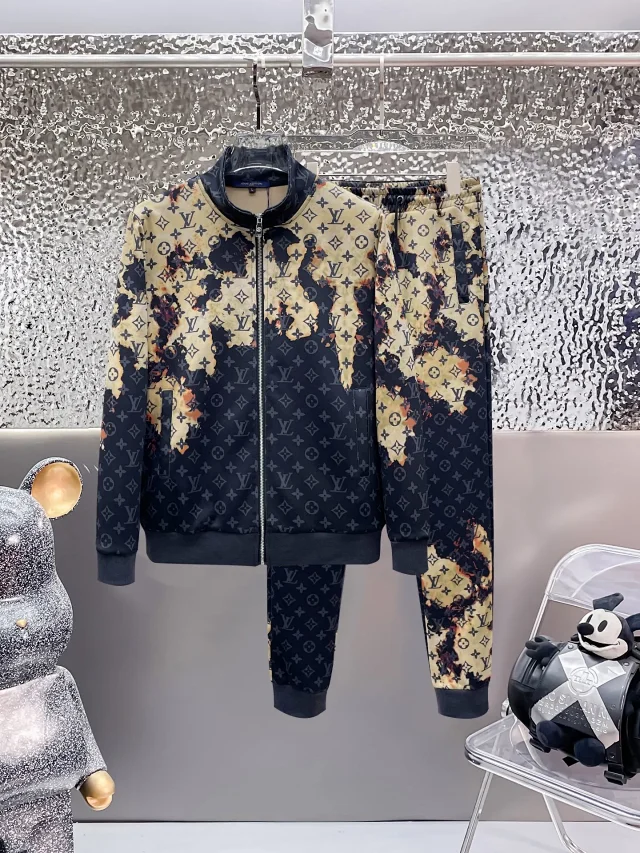  LV suit -3