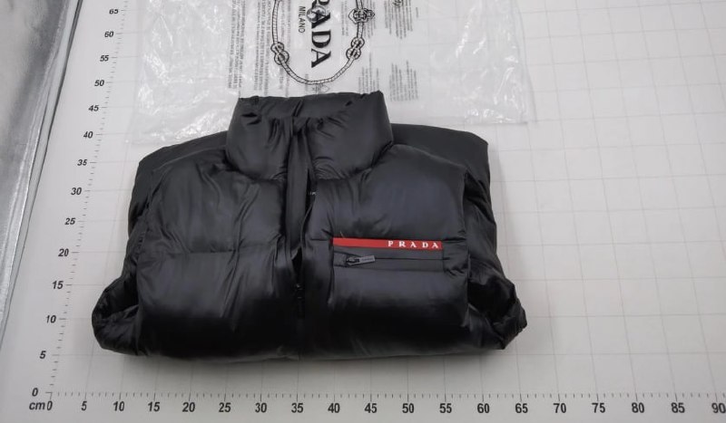 Chaleco Prada -4