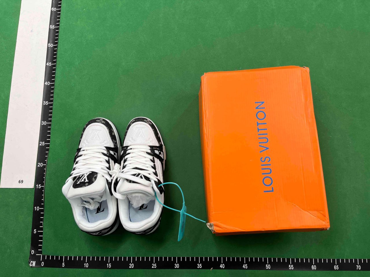 Louis Vuitton Loafers -3