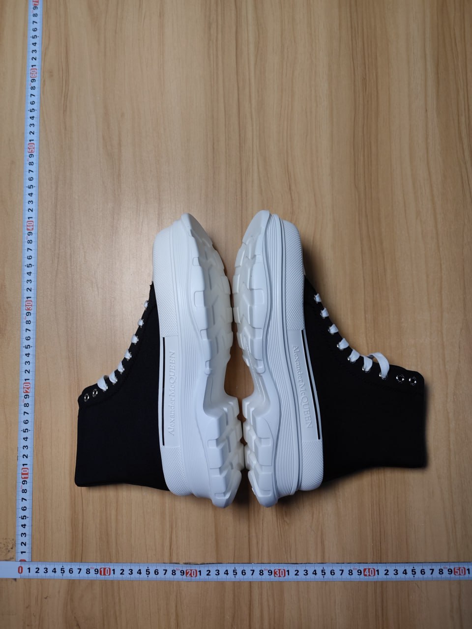 Alexander McQueen -3