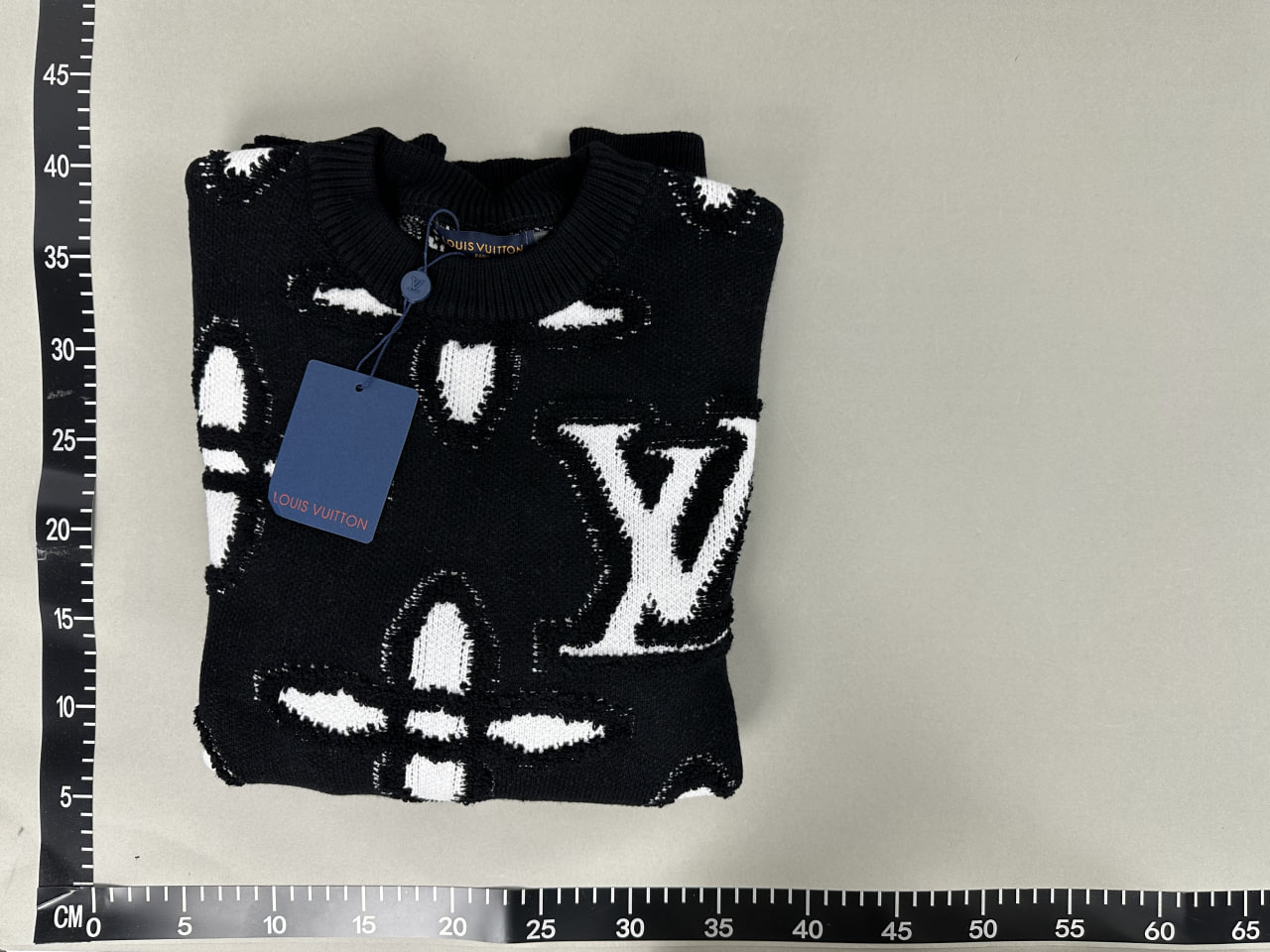  LV Sweater -4