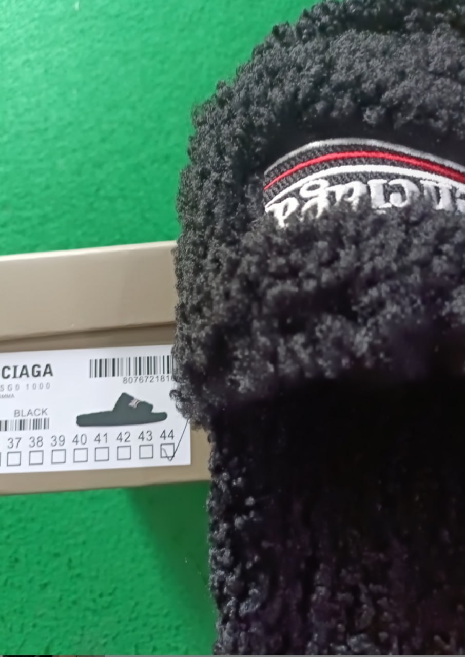    Balenciaga FURRY  -3