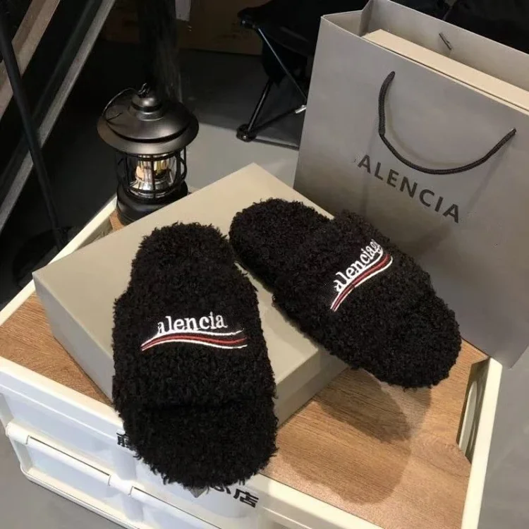     Balenciaga FURRY 