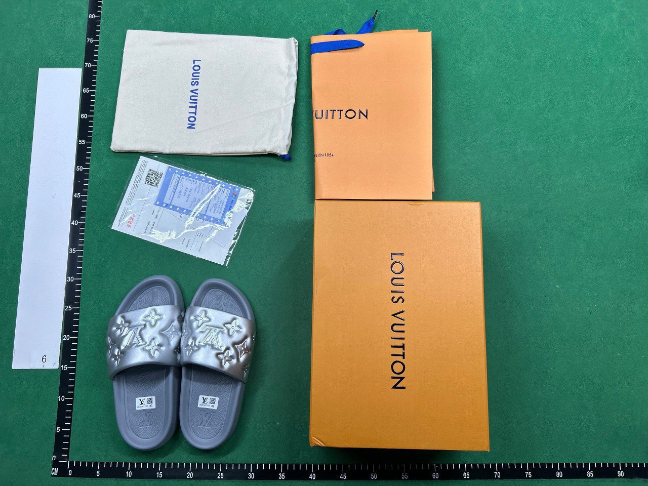   Louis Vuitton Slide Sandals [40 styles] -4