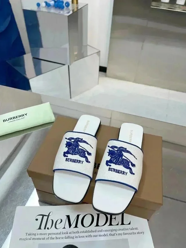 Gucci GG Supreme Slides [38 styles] -3