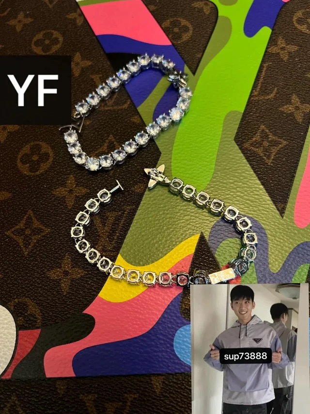  Louis Vuitton Monogram Diamond Bracelet