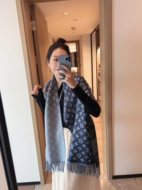  Louis Vuitton Monogram Flower Scarves [21 styles] -2
