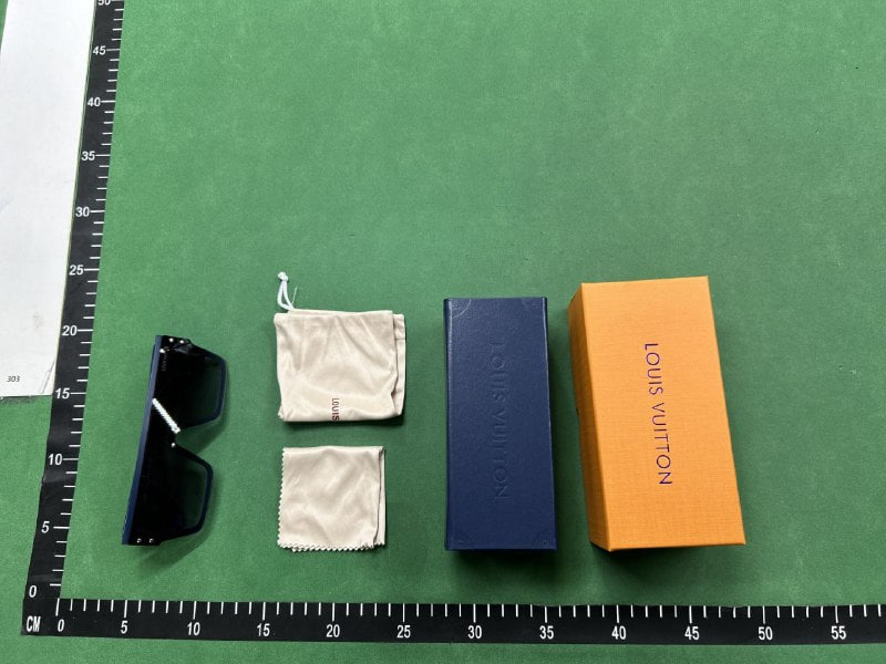  Louis Vuitton Monogram Shield Sunglasses [39 styles] -5