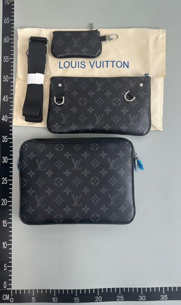  Louis Vuitton Monogram Shadow Messenger Bag -4