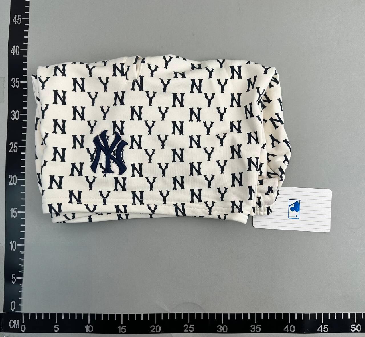 MLB New York Yankees All-Over Logo Shorts [8 styles] -3