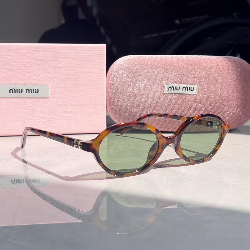  Miu Miu Square Frame Sunglasses [39 styles] -4
