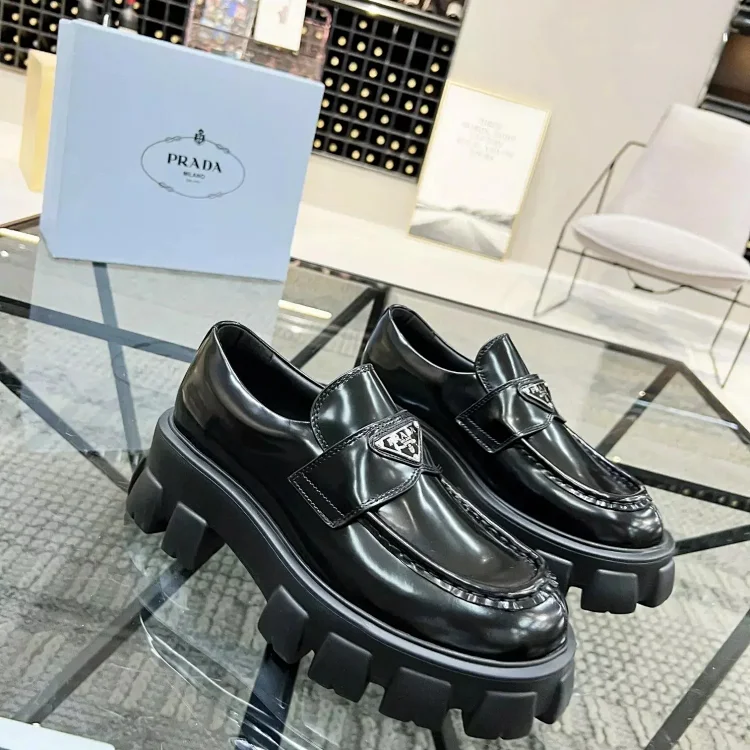   PRADA Chunky Loafers [2 styl
