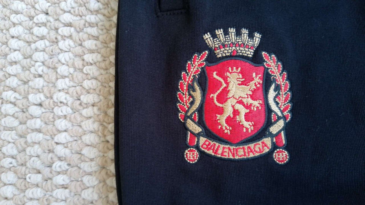   Balenciaga Embroidered Logo Sweatpants -4
