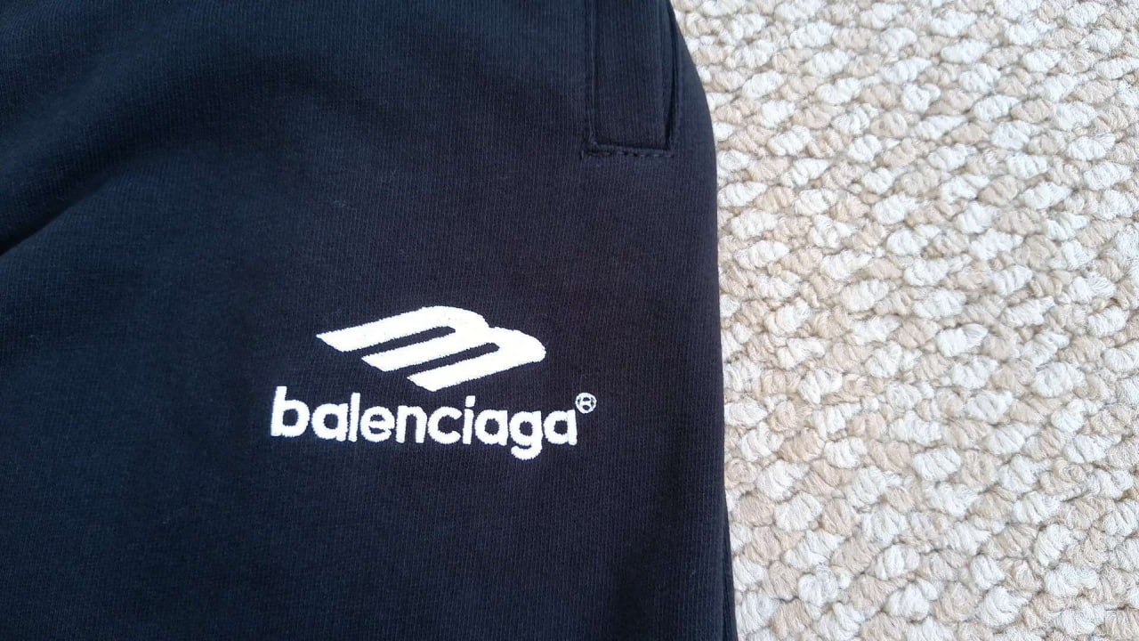   Balenciaga Embroidered Logo Sweatpants -5