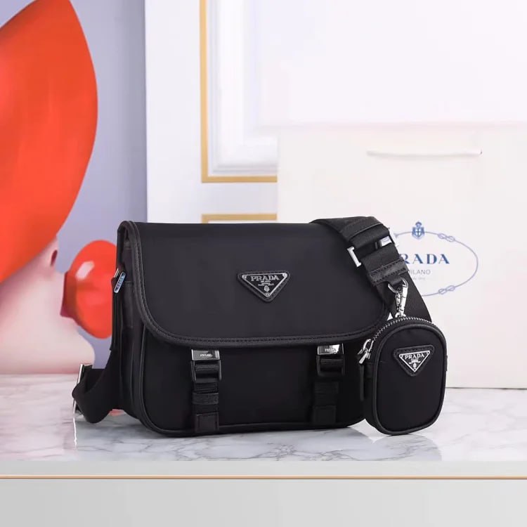  Prada Re-Nylon Messenger Bag with Logo Patch -2