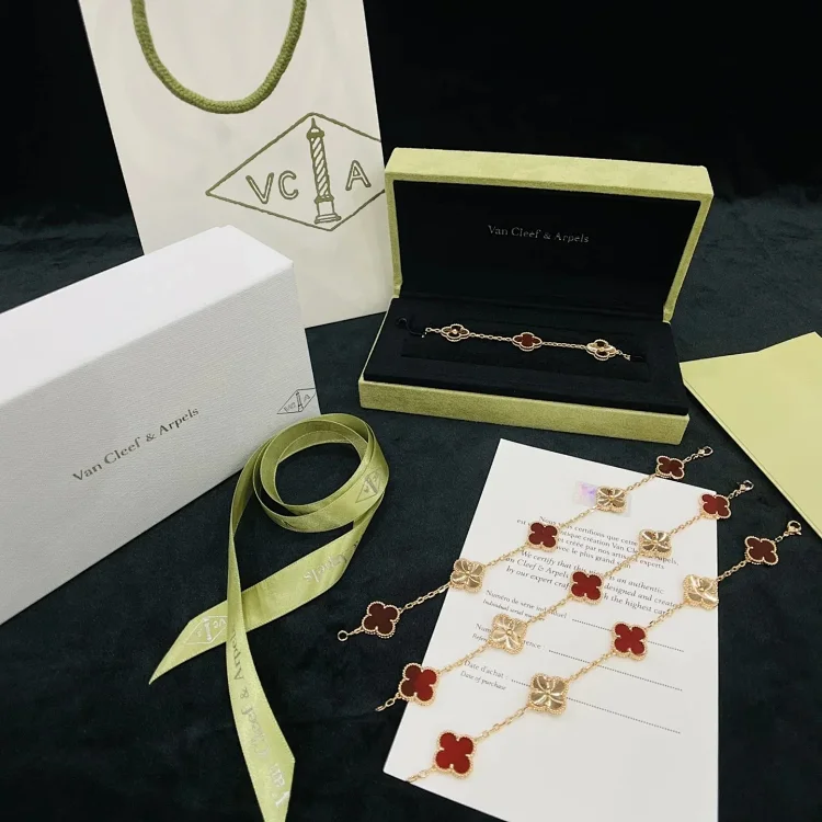  Van Cleef&Arpels Bracelet