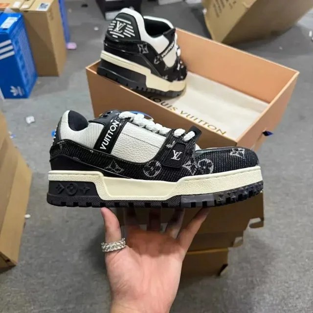   Louis Vuitton Traine (6 style) -2