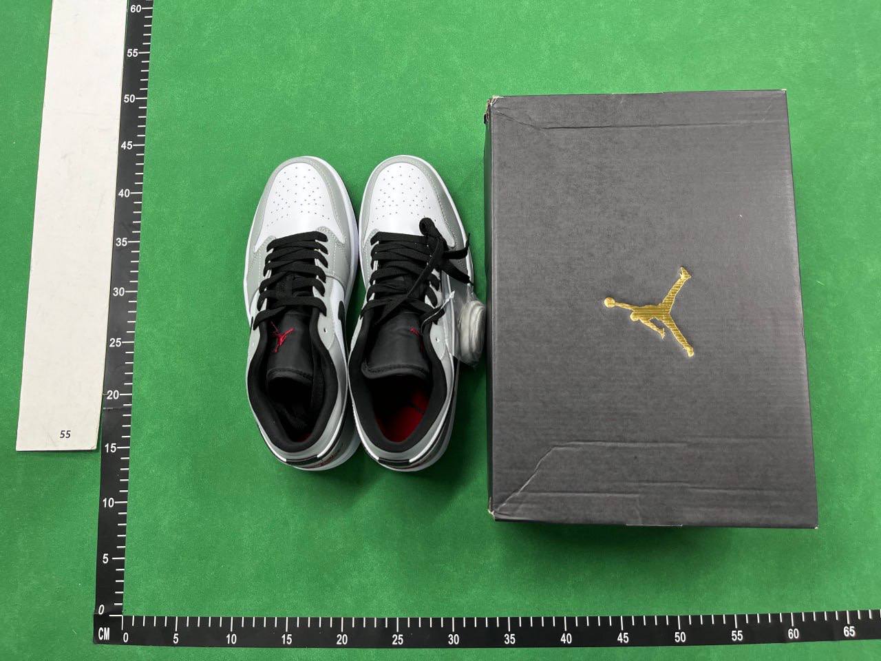   Nike Jordan Low 1 -4