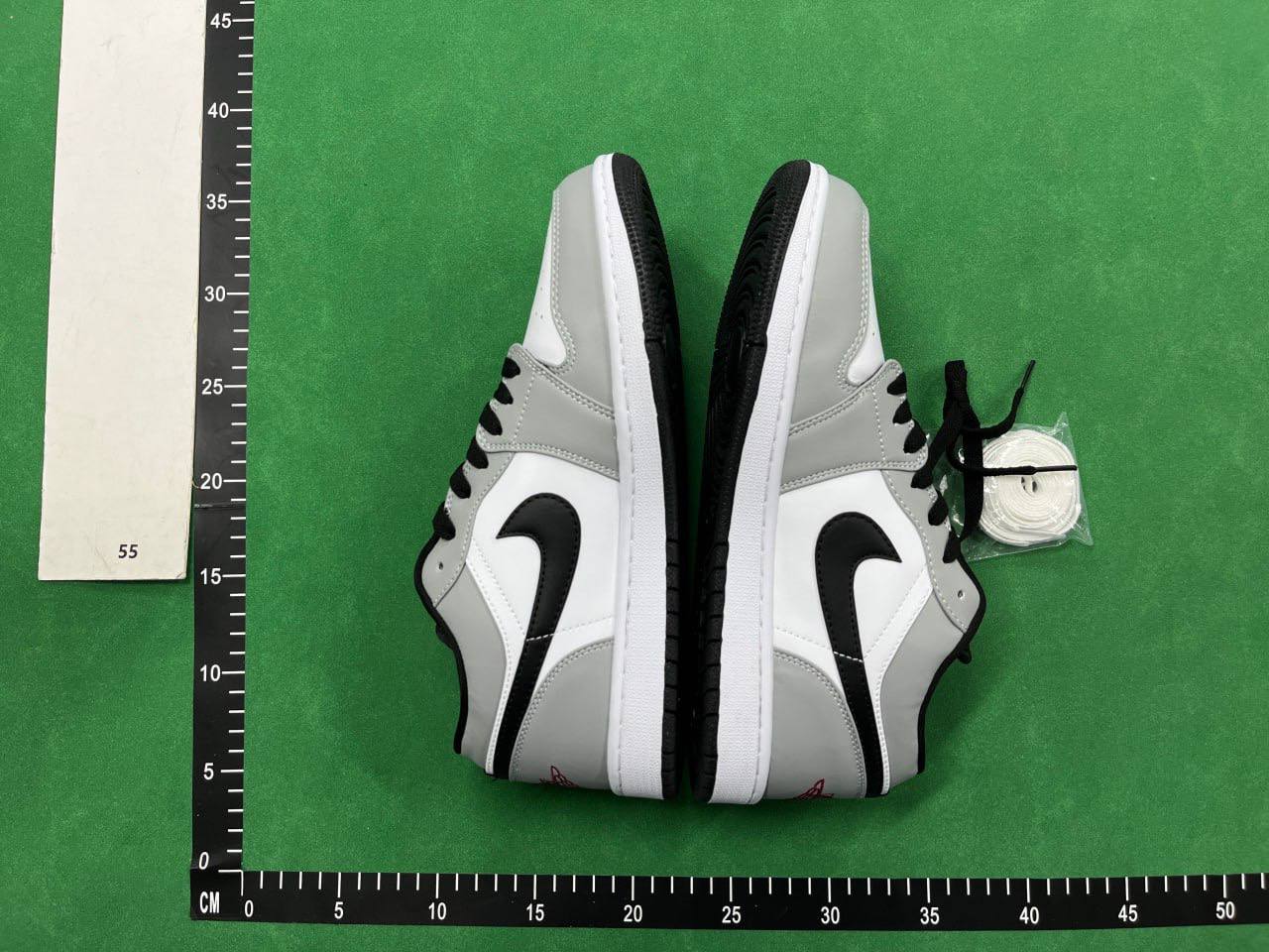   Nike Jordan Low 1 -3