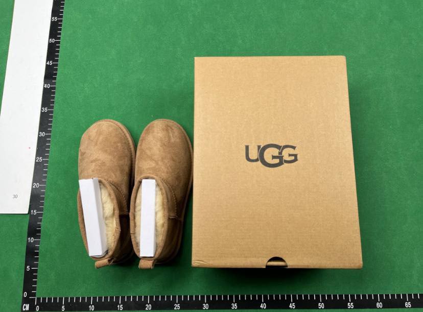  UGG -3