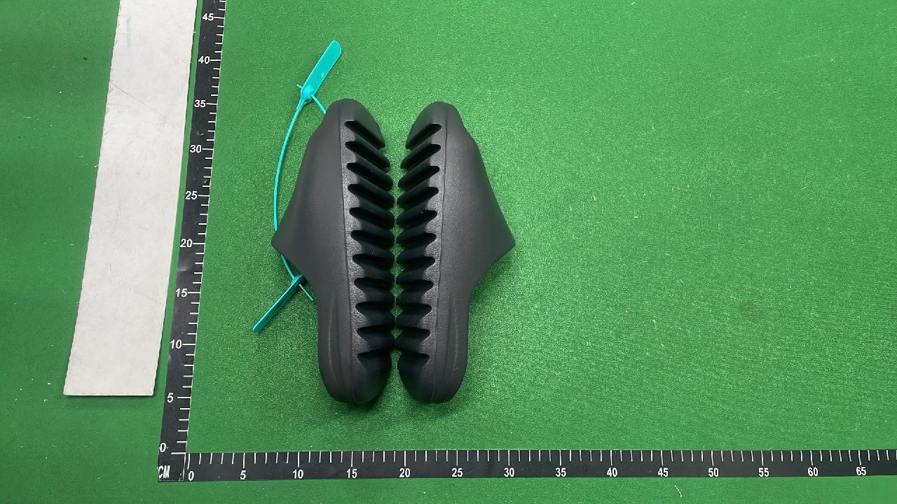 adidas Yeezy Slide Slippers -3