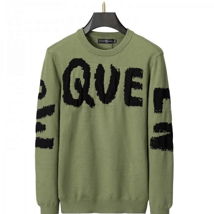  Unknown Brand QUE Knit Sweater