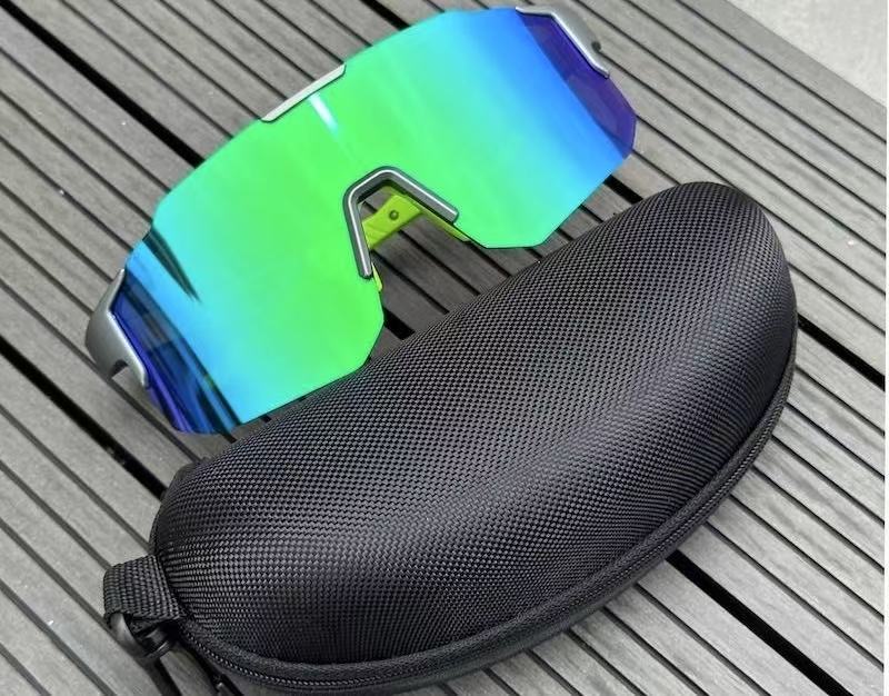   Cycling, hiking, climbing goggles