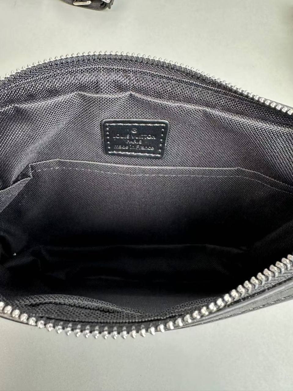   Louis Vuitton Purse -3